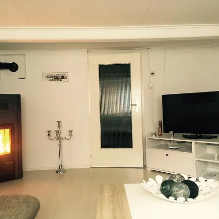 شقة Gemutliche 2.5 Ferienwohnung *