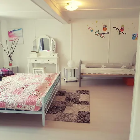 Gemutliche 2.5 Ferienwohnung شقة